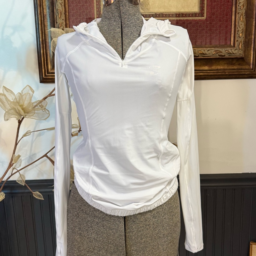 Lululemon Waterbound Athletic Hoodie Jacket ~ Size 2 💛🍄